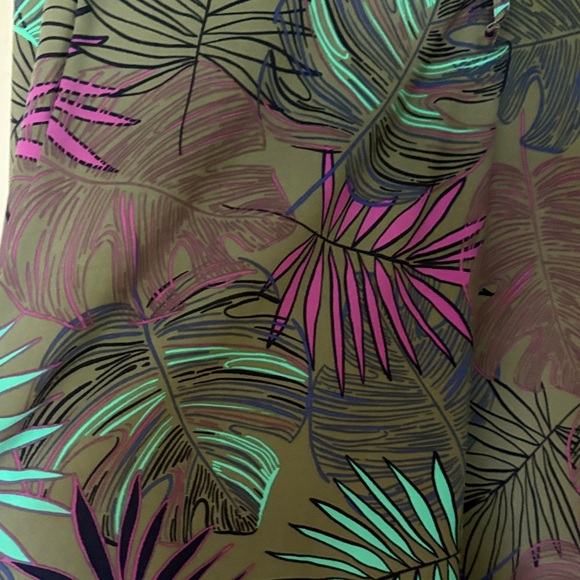 Title Nine Tropical Leaf Print Long Sleeve 3/4 Zip Rash-guard Sun Top - Picture 6 of 8